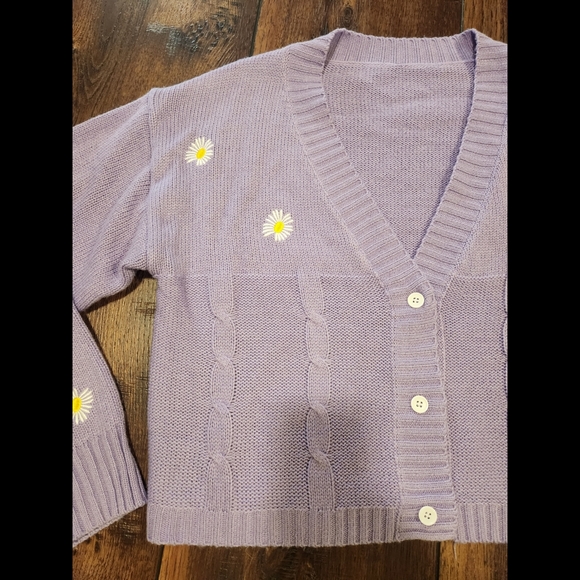 Beautiful Daisy Knit Cardigan - Picture 10 of 16